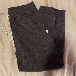 Vuori Joggers Size Medium